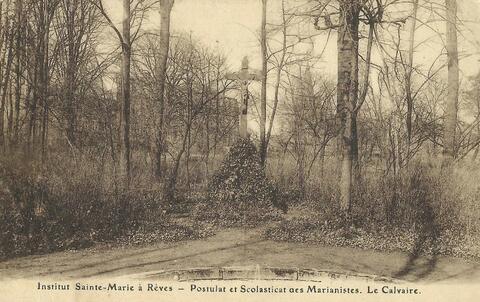 Il y avait un Calvaire dans le parc de l’institut Sainte-Marie. 